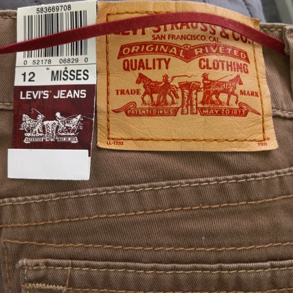 SALE!! Levis misses size 12 low rise cropped pants NWT - Picture 8 of 9